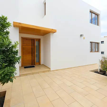 Tisalaya, 4 Bed Pdc * Puerto del Carmen (Lanzarote)