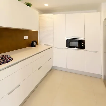 Tisalaya, 4 Bed Pdc * Puerto del Carmen (Lanzarote)